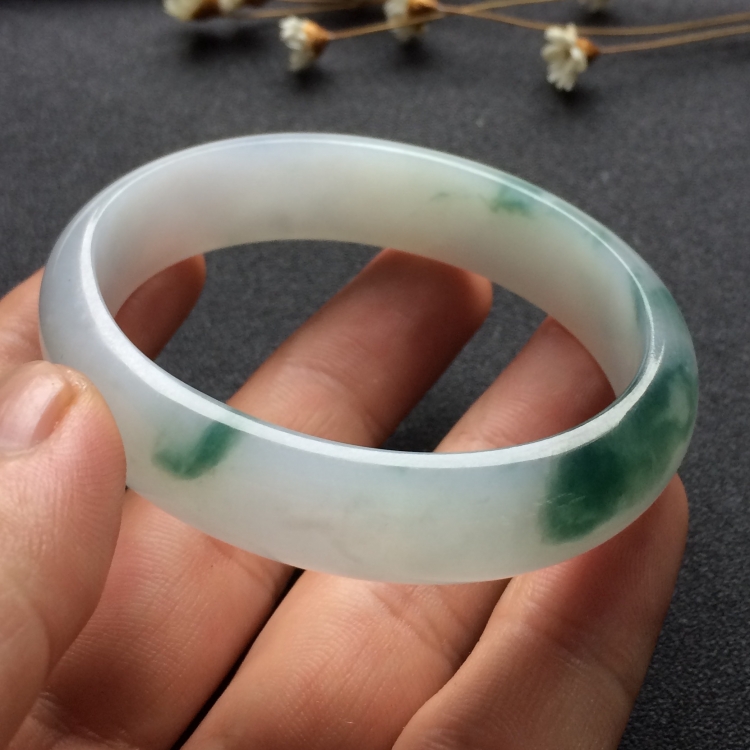（超值推荐）糯冰种飘花贵妃镯（54mm-44.6mm）
