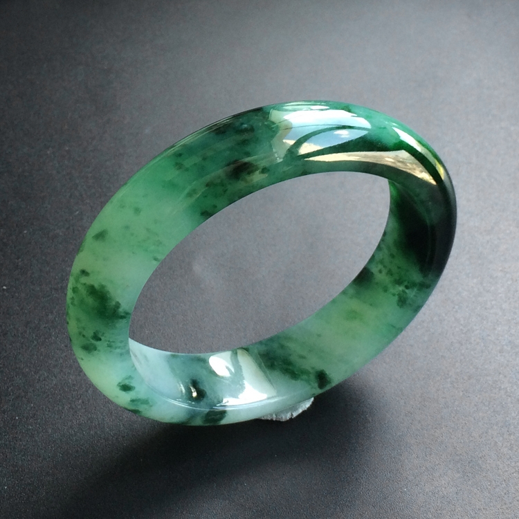 (超值推荐)糯冰种飘花贵妃镯(53mm-45.7mm)