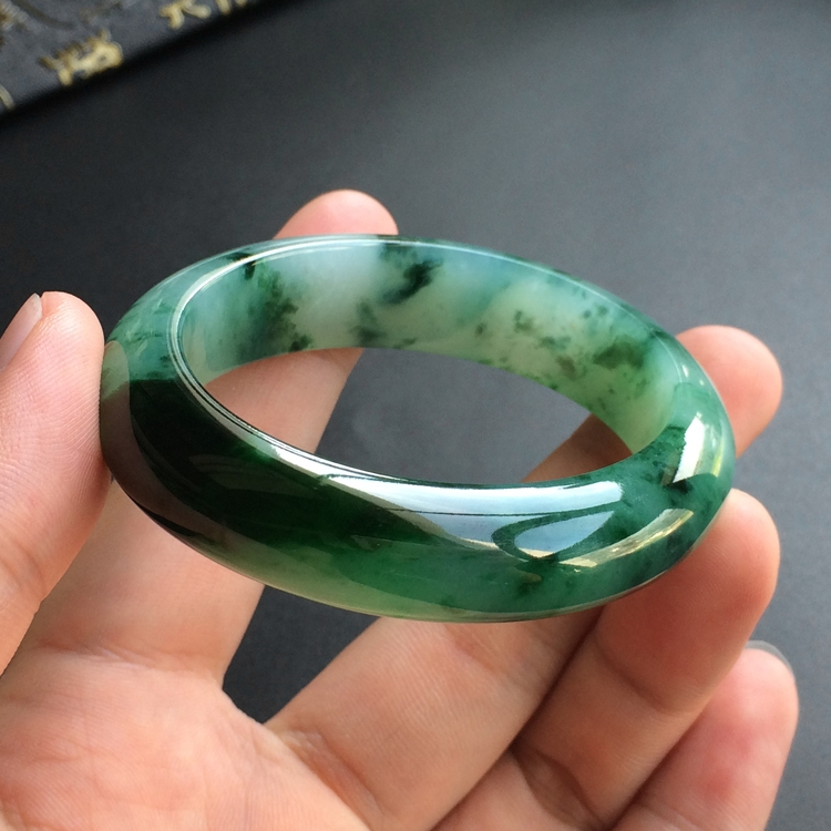 (超值推荐)糯冰种飘花贵妃镯(53mm-45.7mm)
