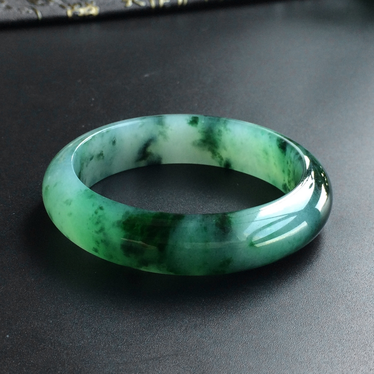 (超值推荐)糯冰种飘花贵妃镯(53mm-45.7mm)