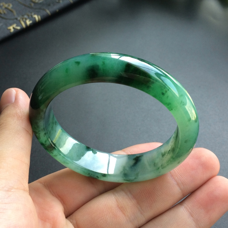 (超值推荐)糯冰种飘花贵妃镯(53mm-45.7mm)