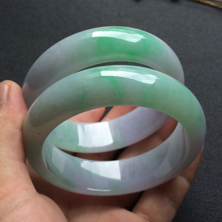 （超值推荐）糯冰种淡春带彩手镯一对（58.5mm、58.3mm）