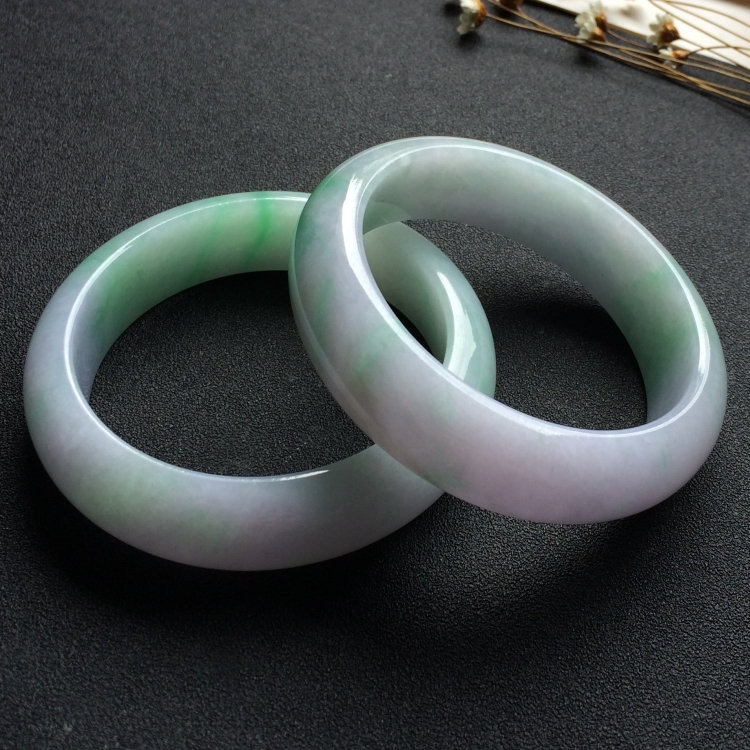 （超值推荐）糯冰种淡春带彩手镯一对（58.5mm、58.3mm）