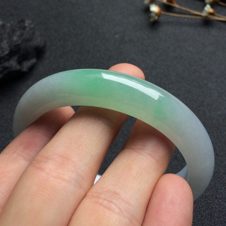 （超值推荐）糯冰种晴水手镯（57mm）