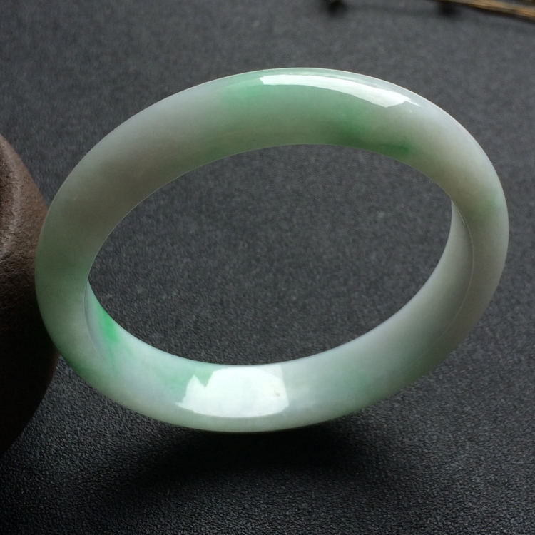 （超值推荐）糯冰种飘翠手镯（56mm）