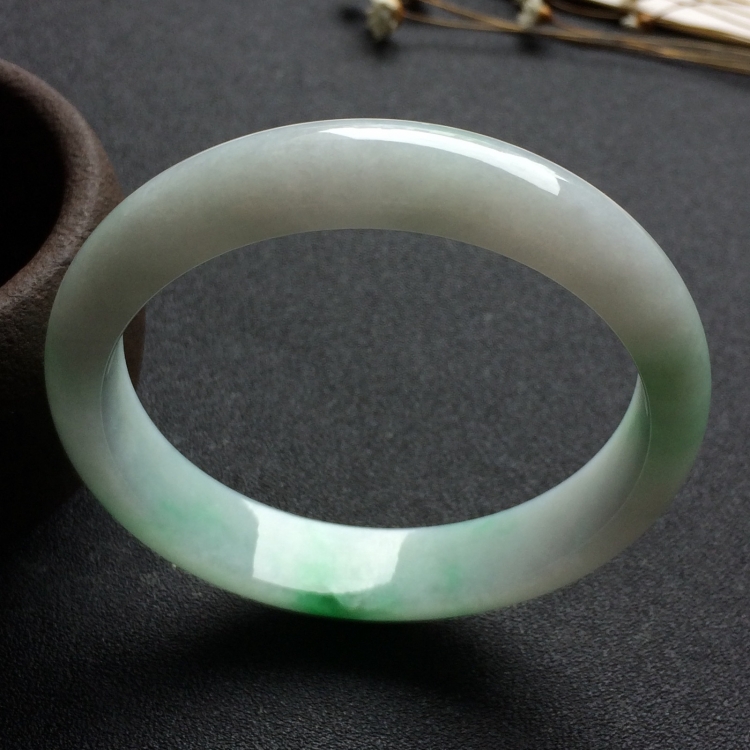 （超值推荐）糯冰种飘翠手镯（56mm）
