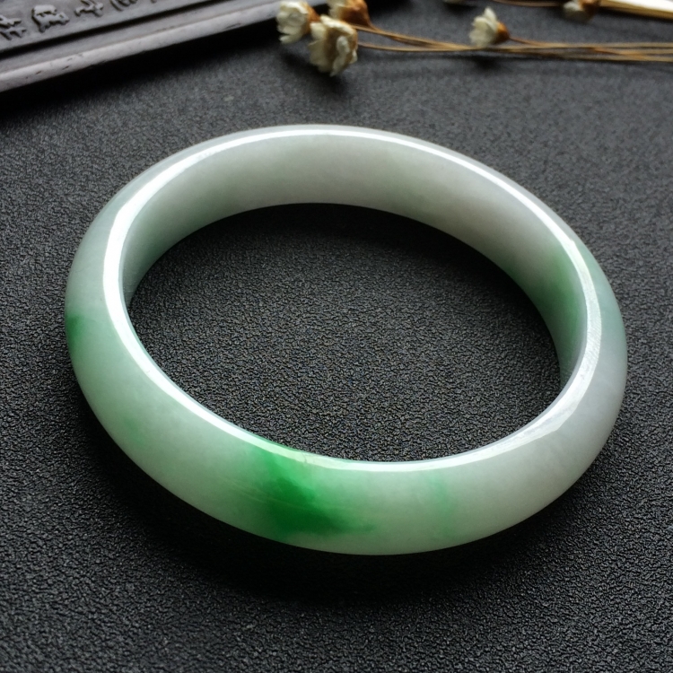 （超值推荐）糯冰种飘翠手镯（56mm）