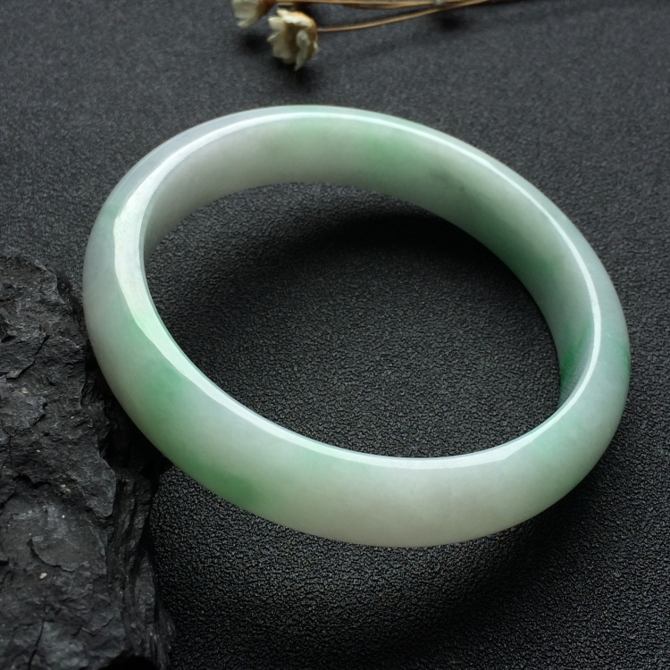 （超值推荐）糯冰种飘翠手镯（56mm）