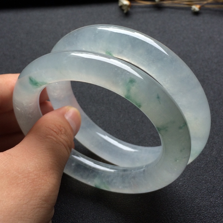 （超值推荐）冰种飘花圆条手镯一对（56.5mm、58mm）