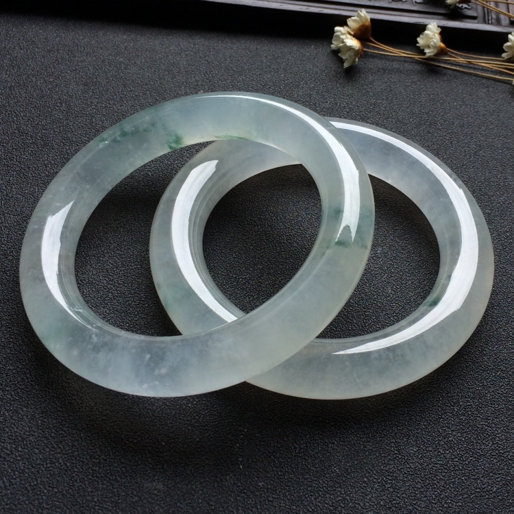 （超值推荐）冰种飘花圆条手镯一对（56.5mm、58mm）