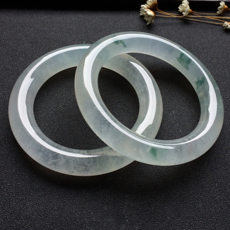 （超值推荐）冰种飘花圆条手镯一对（56.5mm、58mm）