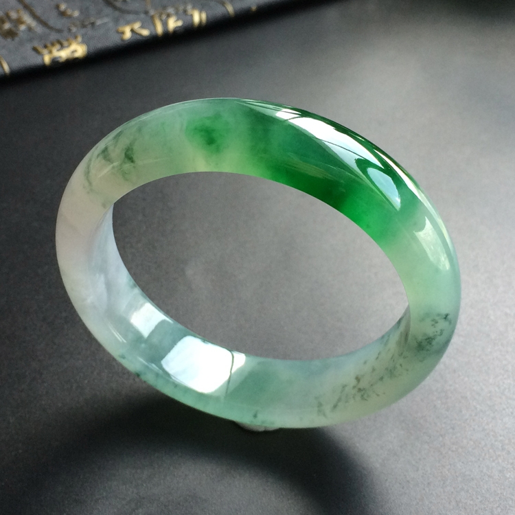 (超值推荐)糯冰种飘花手镯(57.3mm)