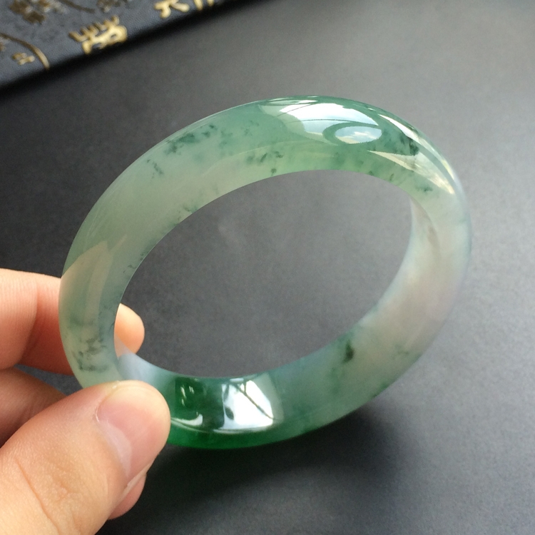 (超值推荐)糯冰种飘花手镯(57.3mm)