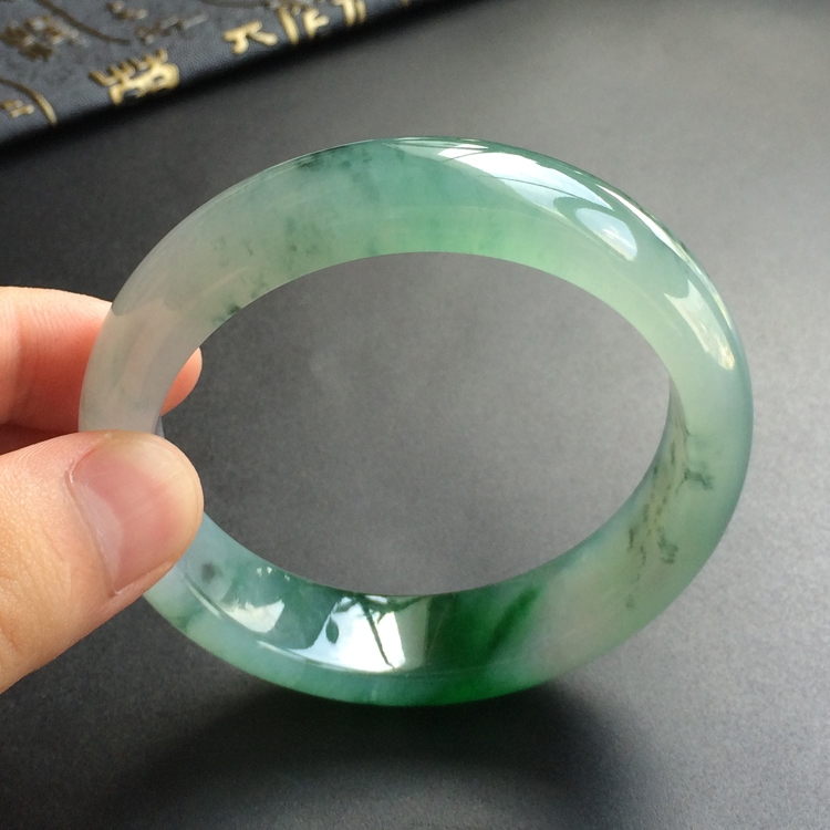 (超值推荐)糯冰种飘花手镯(57.3mm)