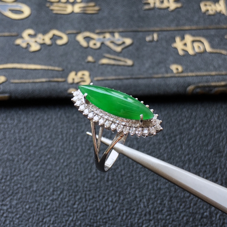 (超值推荐)冰种阳绿镶白金钻石马眼戒指
