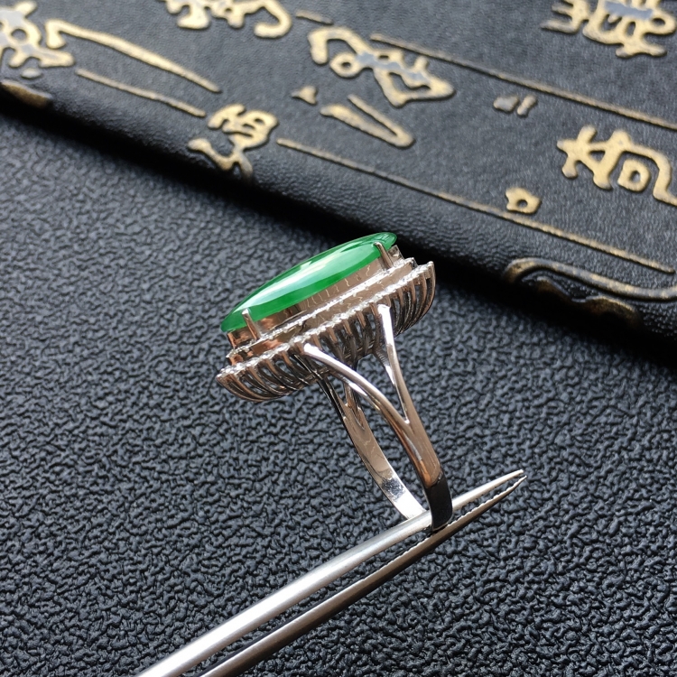 (超值推荐)冰种阳绿镶白金钻石马眼戒指