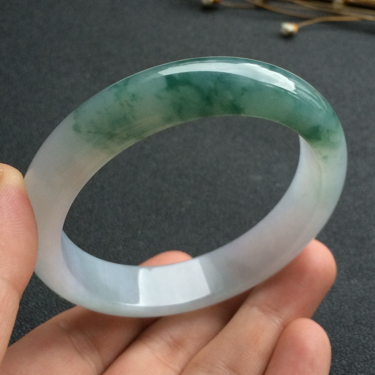 （超值推荐）糯冰种飘花手镯（57.2mm）