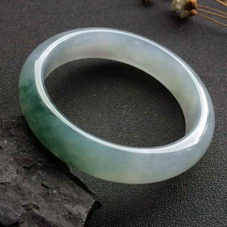 （超值推荐）糯冰种飘花手镯（57.2mm）