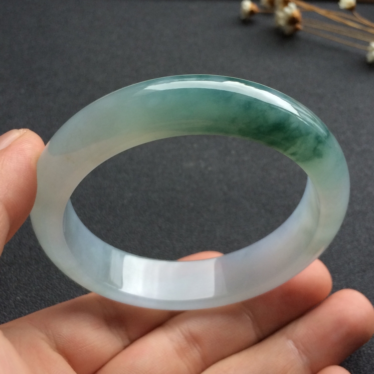 （超值推荐）糯冰种飘花手镯（57.2mm）