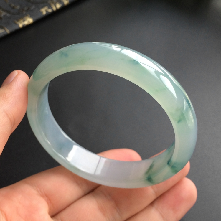 (超值推荐)糯冰种飘花手镯(58.7mm)