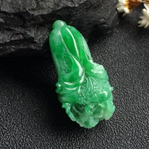 （超值推荐）糯冰种翠色白菜挂件