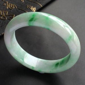 (超值推荐)糯冰种飘翠手镯(57.1mm)