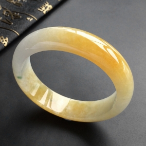 (超值推荐)糯冰种黄翡略飘花手镯(57.8mm)