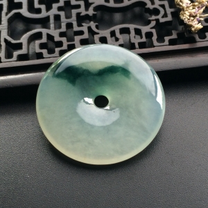 （超值推荐）冰种飘花玉佛挂件