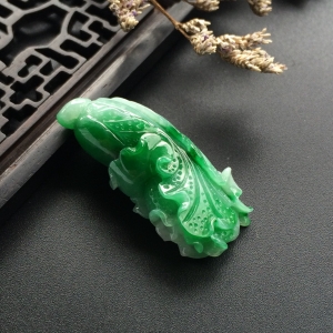 （超值推荐）糯冰种翠色白菜挂件