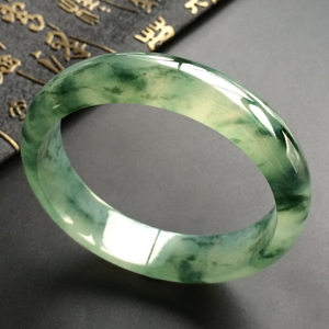 (超值推荐)冰种飘花手镯(58mm)