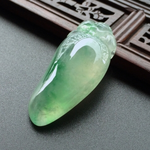 (超值推荐)冰种飘绿花福瓜挂件