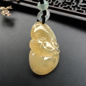 （超值推荐）冰种淡黄翡洪福齐天挂件
