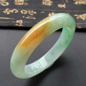 (超值推荐)糯冰种黄加绿手镯(56.8mm)