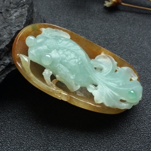 （超值推荐）糯冰种晴水褐黄翡年年有余挂件