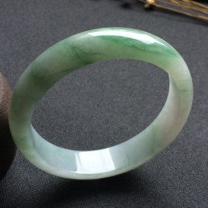 （超值推荐）糯冰种飘花手镯（59.2mm）