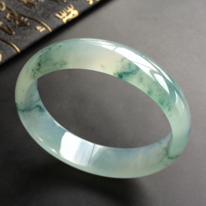 (超值推荐)冰种飘花手镯(59.8mm)