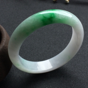 （超值推荐）糯冰种飘翠手镯（56.3mm）