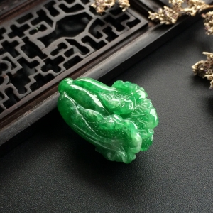 （超值推荐）糯冰种翠色白菜挂件