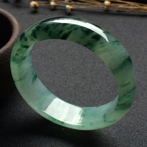 （超值推荐）冰种飘花手镯（55.3mm）
