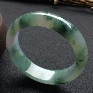 （超值推荐）糯冰种飘花手镯（57.8mm）