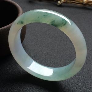 （超值推荐）糯冰种飘花手镯（56.2mm）