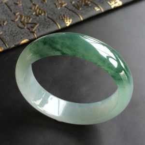 (超值推荐)糯冰种飘花手镯(56.5mm)