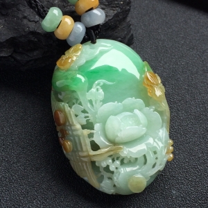 （超值推荐）糯冰种三彩蝶恋花挂件