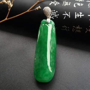 （超值推荐）糯冰种阳绿福瓜挂件