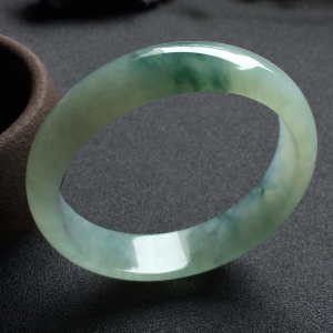 （超值推荐）糯冰种飘花手镯（59.2mm）