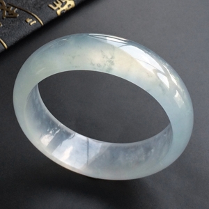 (超值推荐)冰玻种淡晴水手镯(57.7mm)