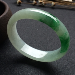 （超值推荐）糯冰种飘翠贵妃镯（55.8mm-49.5mm）