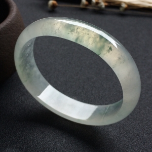 （超值推荐）冰种飘花贵妃镯（54.7mm-46mm）