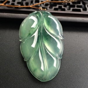 （超值推荐）冰种飘花玉叶挂件