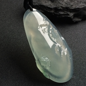 （超值推荐）（玉雕名家高松峰作品）冰玻种略飘花观音挂件）